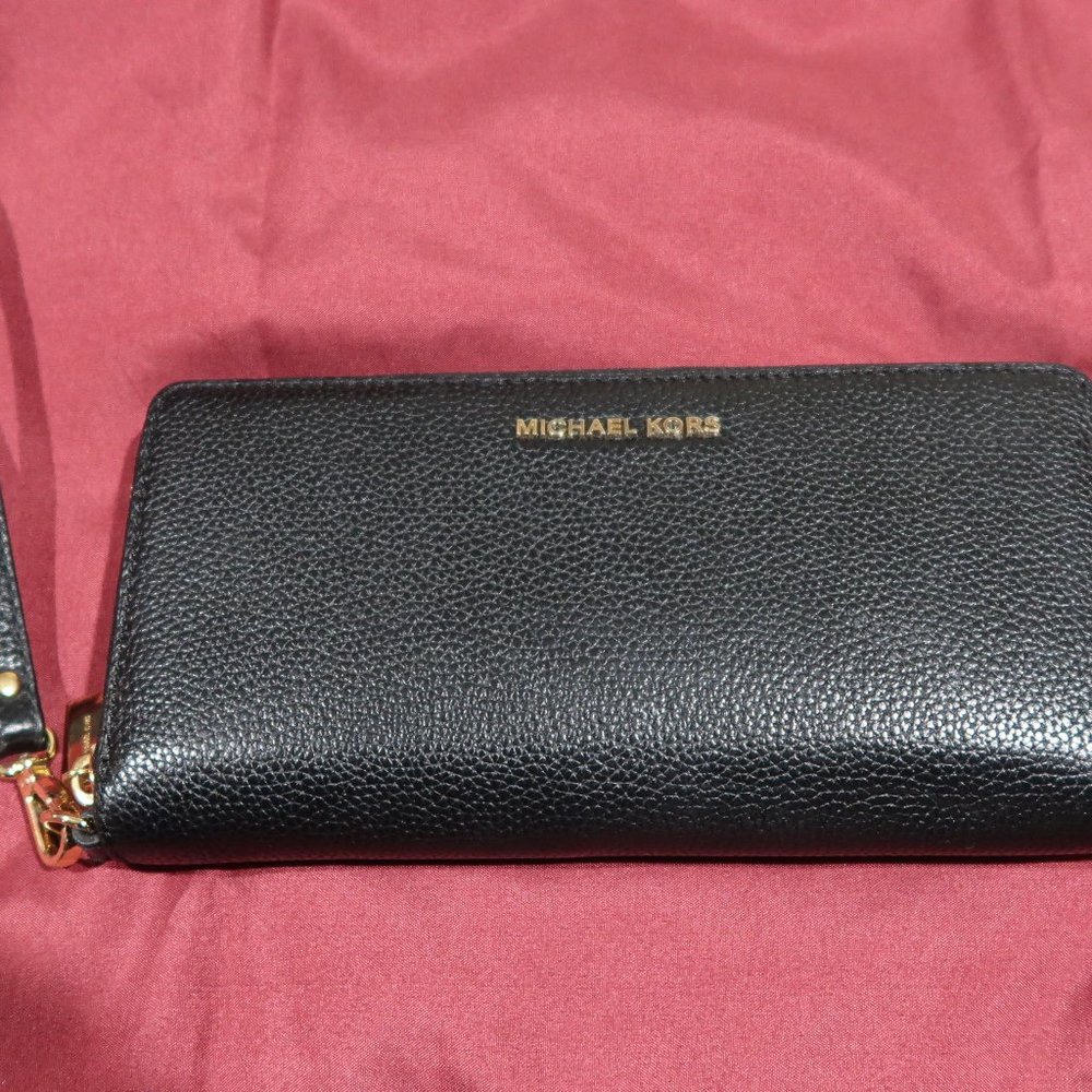 Michael Kors Leather Continental Wristlet - Picture 3 of 5